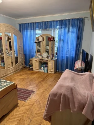 Продається 2-х кімнатна квартира в центрі м.Броди, біля поча