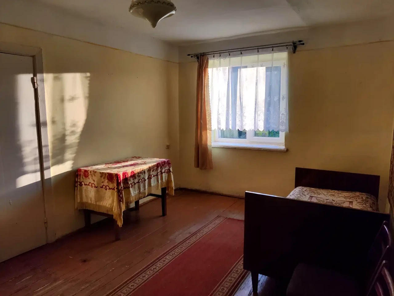 Продаж квартири 2-кімн. 50 м² 1/7 пов.