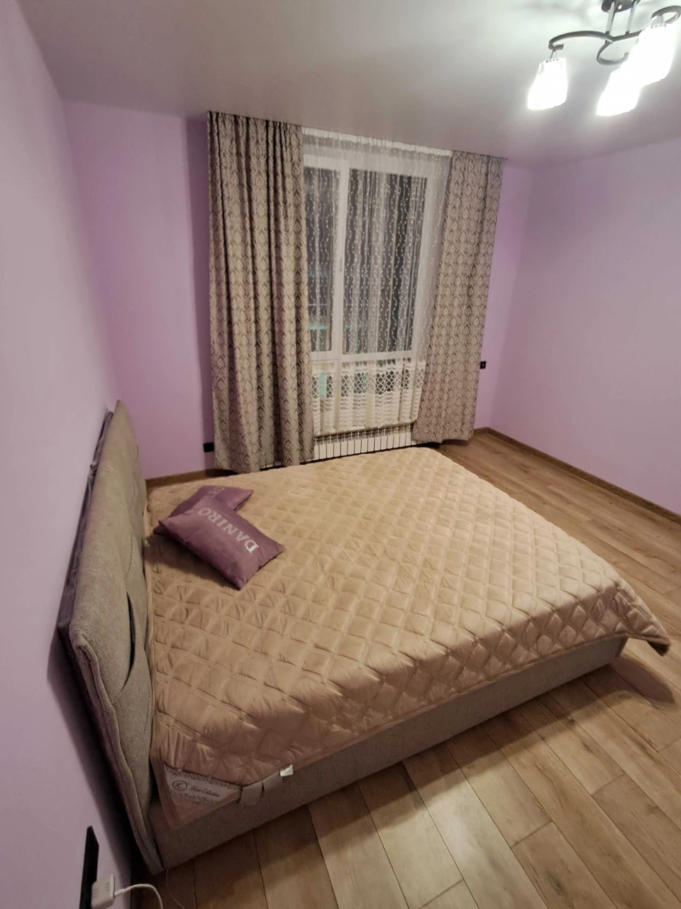 Продам 1 кімнатну нову квартиру. Ремонт. Меблі. Городок.Льві