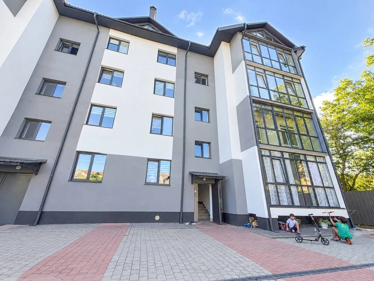 продаж квартири у новобудові