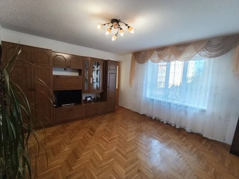 Продається 2-к  квартира в Дрогобичі