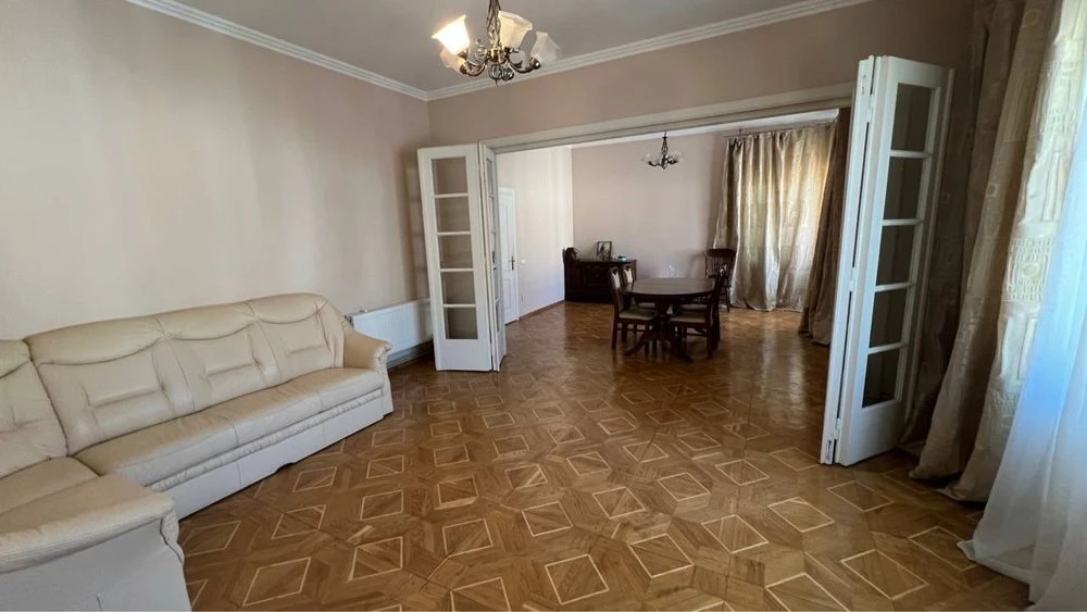 Продається 3х кімнатна квартира по вул. Ю.Дрогобича