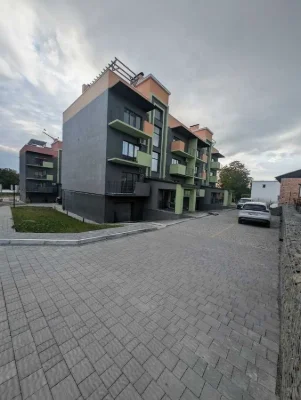 Продаж 2-кімнатної квартири-студії в ЖК «Долина Троянд», вул