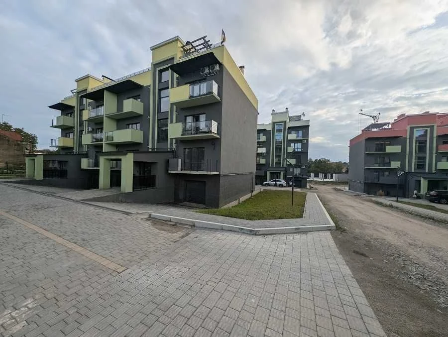 Продаж 2-кімнатної квартири-студії в ЖК «Долина Троянд», вул