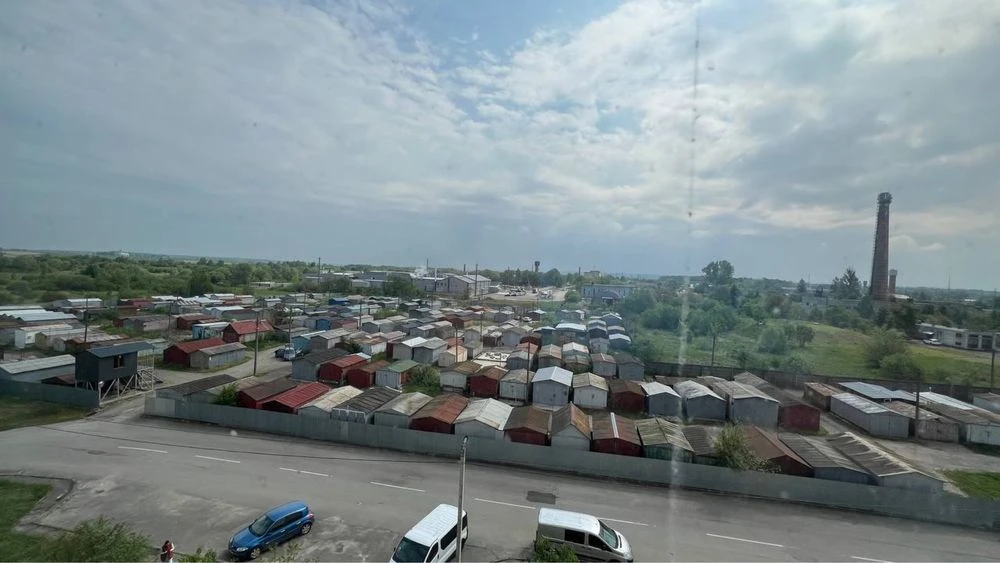 Продається простора 3-кімнатна квартира площею 67 м² по вул