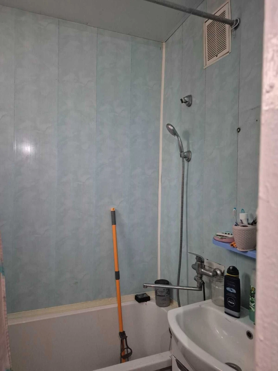 Продаж 4-кімнатної квартири на вул. Грушевського
