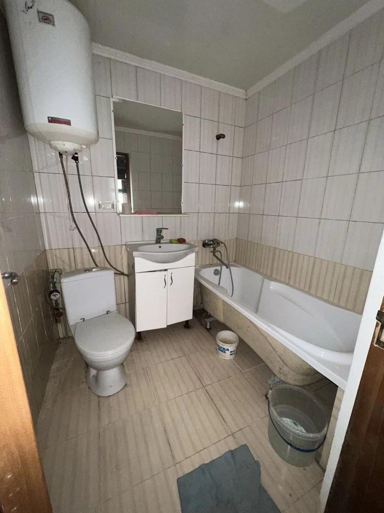 Продається велика 1х кімнатна квартира