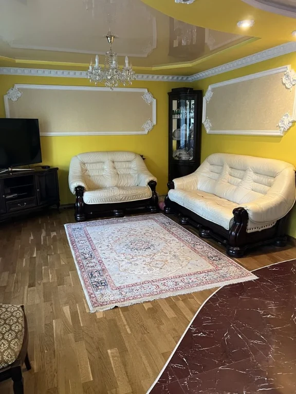 Продам 3-кімнатну квартиру. Високий Перший поверх