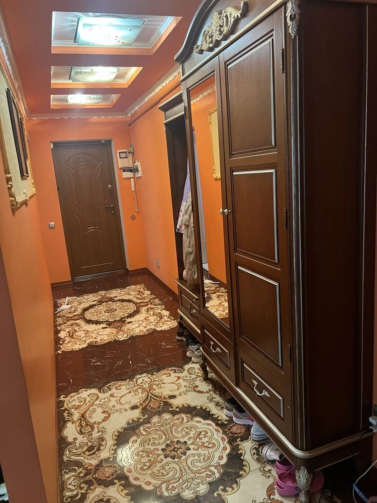 Продам 3-кімнатну квартиру. Високий Перший поверх