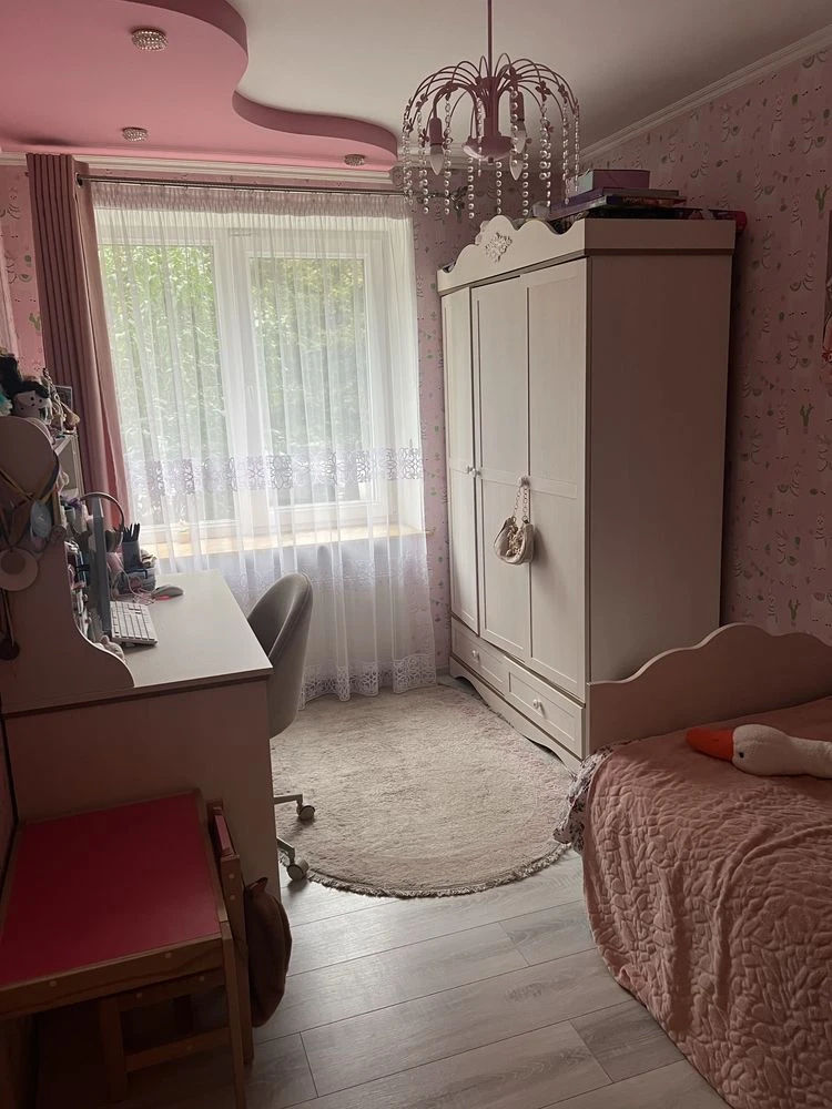 Продам 3-кімнатну квартиру. Високий Перший поверх