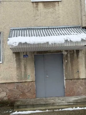 Продаж 1/5 частки двокімнатної квартири