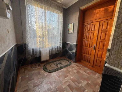 Продаж 3-х кімнатної квартири, будинкового типу + земля, м.