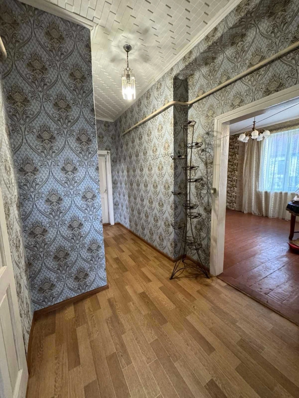 Продаж 3-х кімнатної квартири, будинкового типу + земля, м.