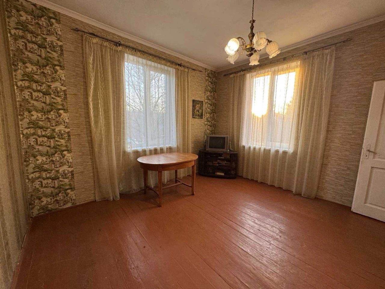 Продаж 3-х кімнатної квартири, будинкового типу + земля, м.