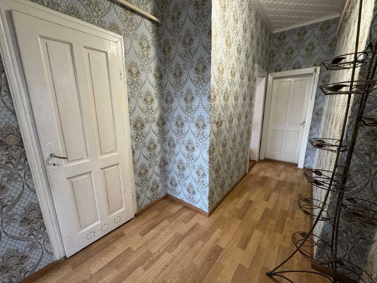 Продаж 3-х кімнатної квартири, будинкового типу + земля, м.