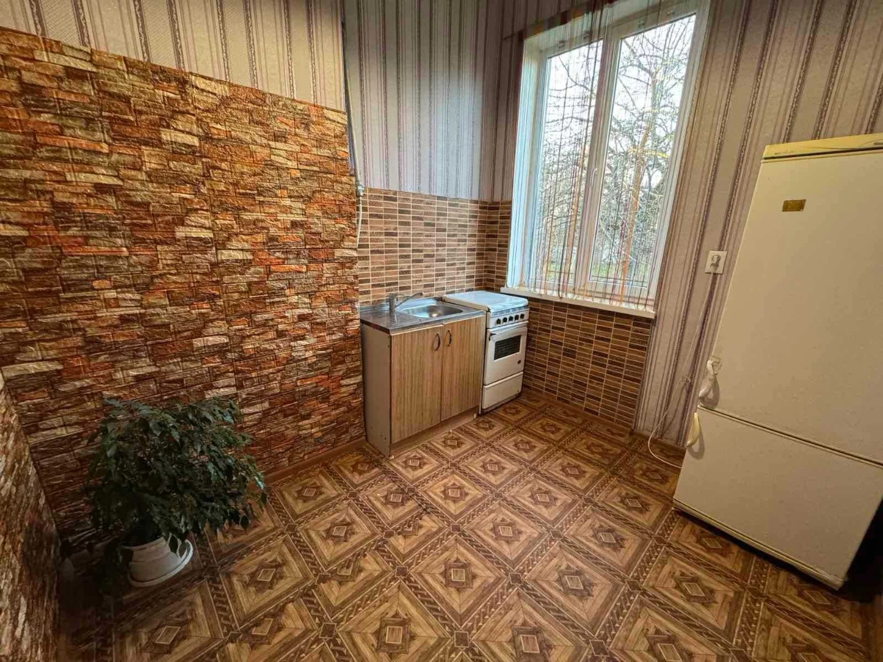 Продаж 3-х кімнатної квартири, будинкового типу + земля, м.
