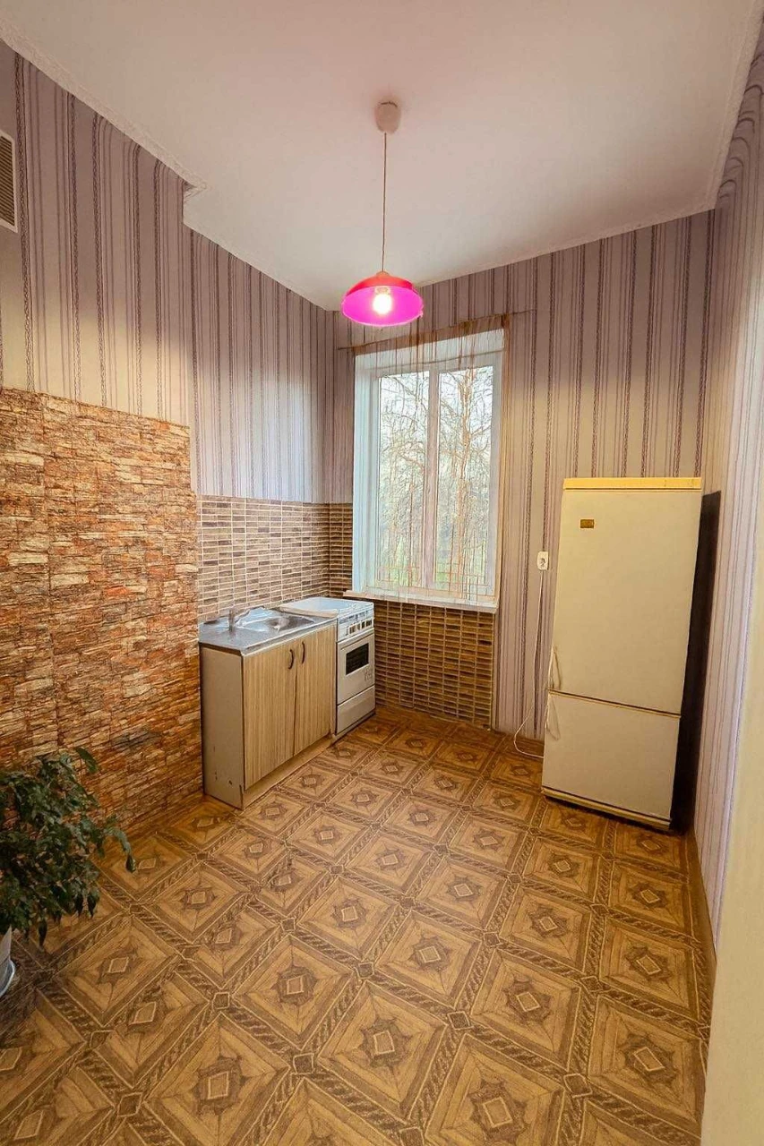 Продаж 3-х кімнатної квартири, будинкового типу + земля, м.