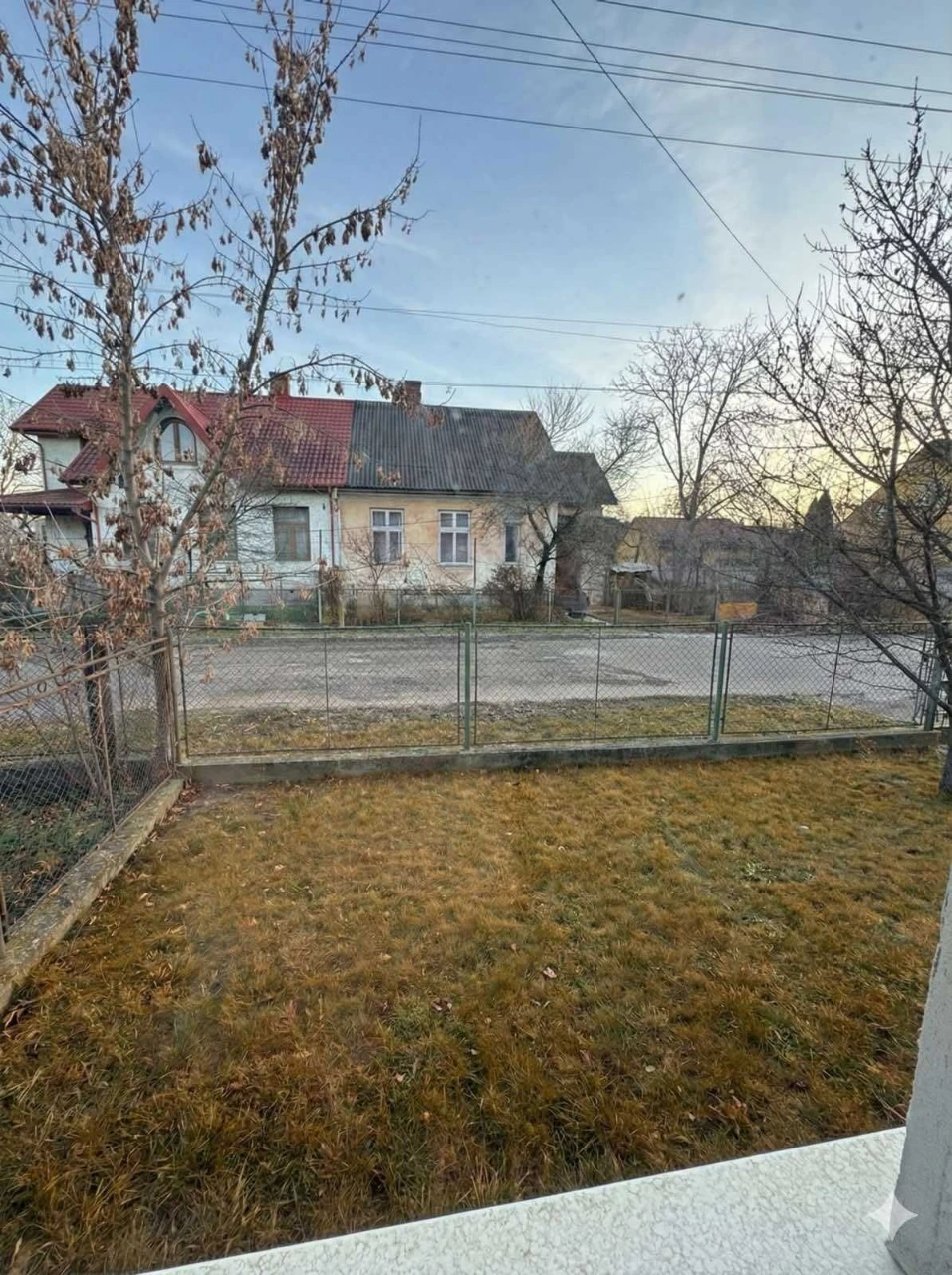 Продаж 3-х кімнатної квартири, будинкового типу + земля, м.