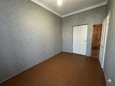 Продаж 3-х кімнатної квартири, будинкового типу + земля, м.