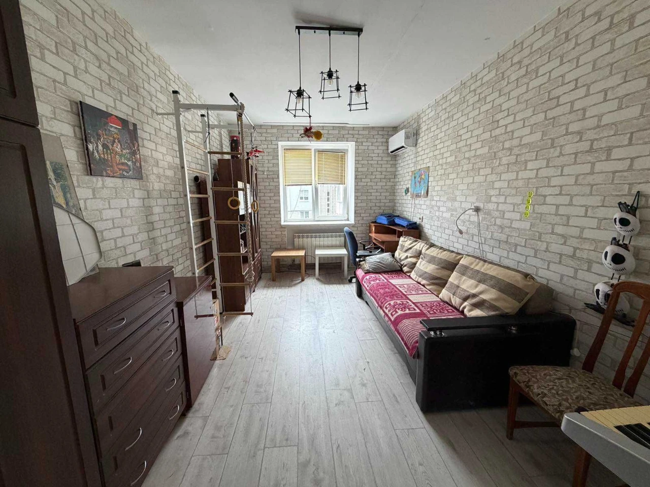 Продаж 3-х кімнатної квартири, біля магазину "Світанок", м.