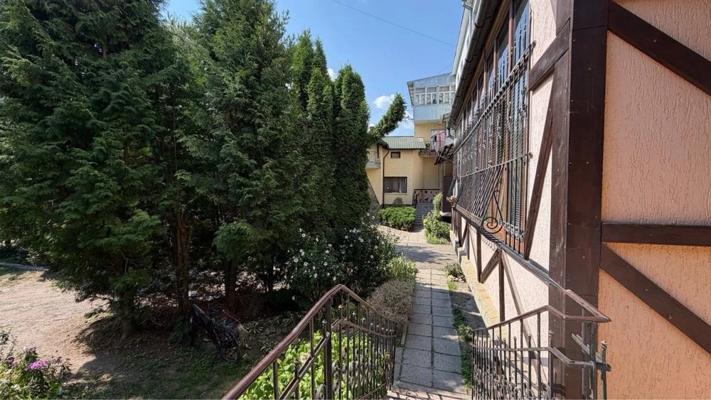 Продаж 2-кімнатної квартири в центрі Дрогобича