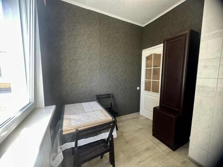 Продаж 4-кімнатної квартири в центрі Дрогобича