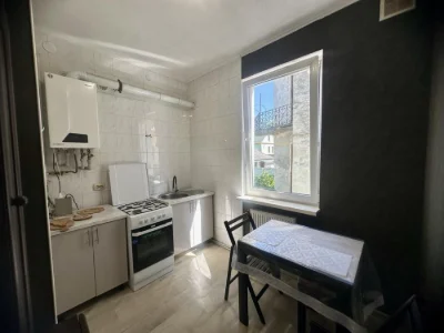 Продаж 4-кімнатної квартири в центрі Дрогобича