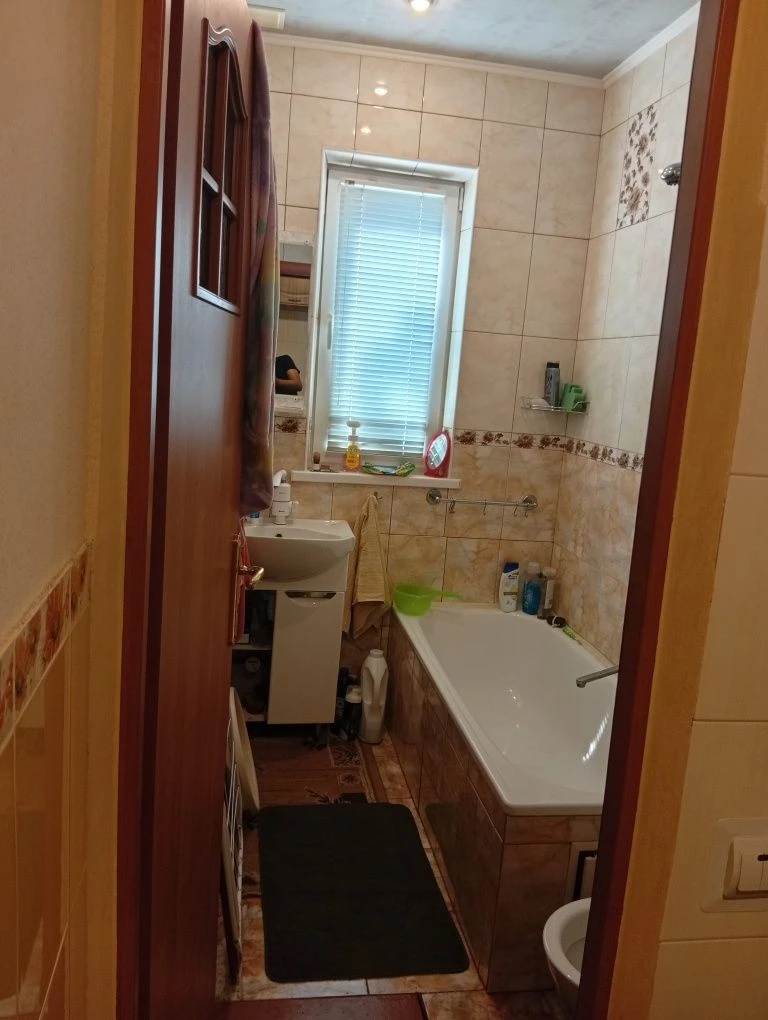 Продається 1-на квартира в частині будинку одноповерховому .