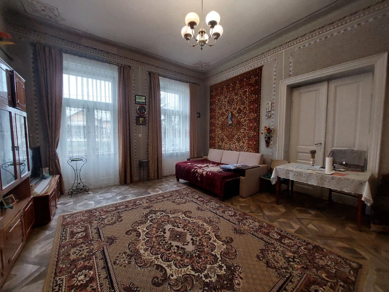 Продаж 2 кім. квартири  79м2 вул. Франка м. Дрогобич