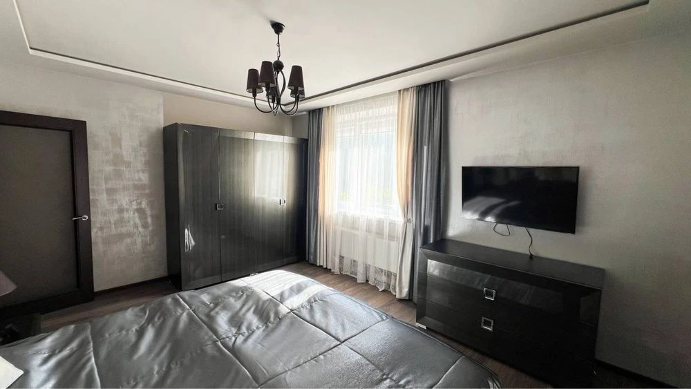 Продається дворівнева простора квартира у центрі м. Дрогобич