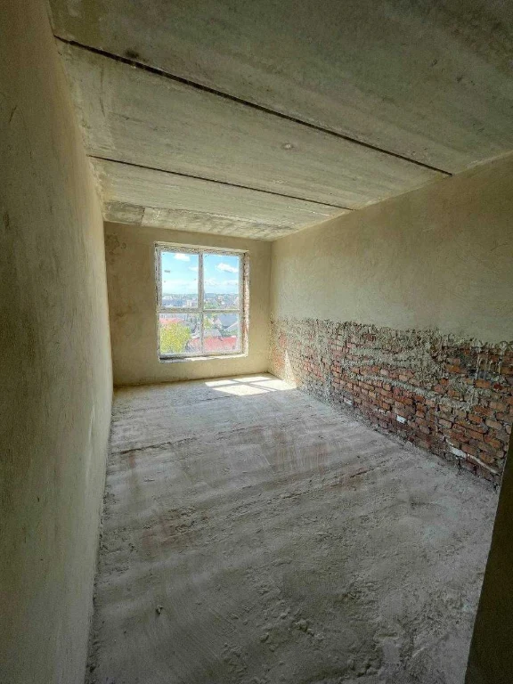 One-bedroom apartment with a balcony in the "St. Anthony" residential complex