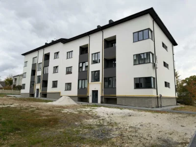 Sale of a 2-level apartment 82 sq m in a new building in Pustomyty