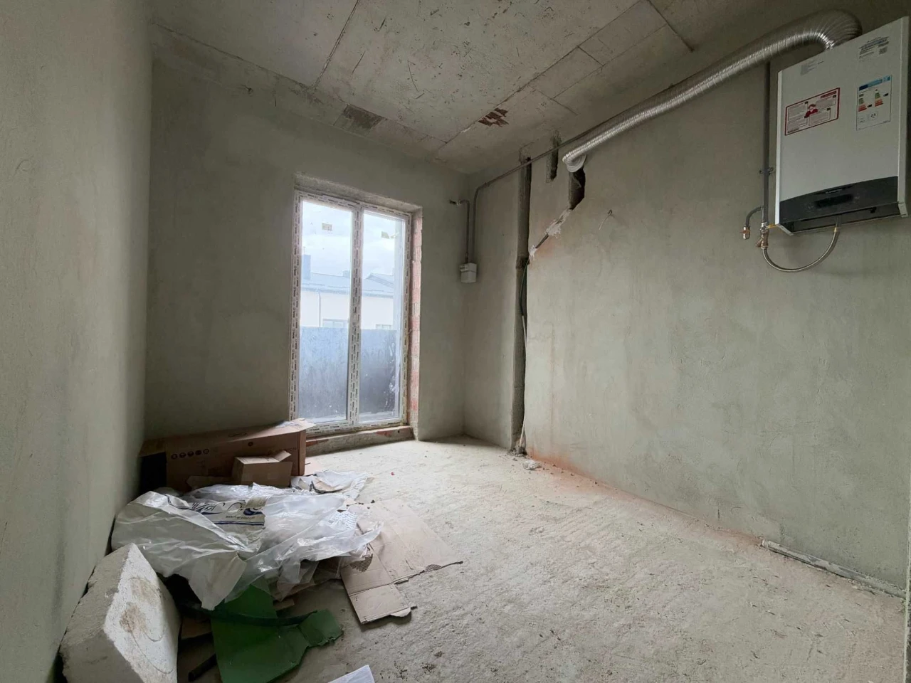 Sale of a 2-level apartment 82 sq m in a new building in Pustomyty