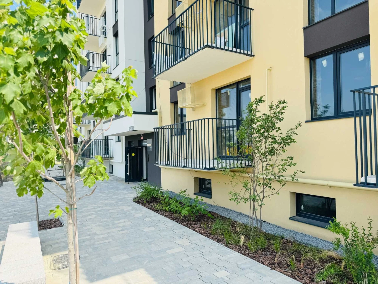 Продаж 2-кімнатній квартири 53 м2 в ЖК "Садова Алея" в Пустомитах