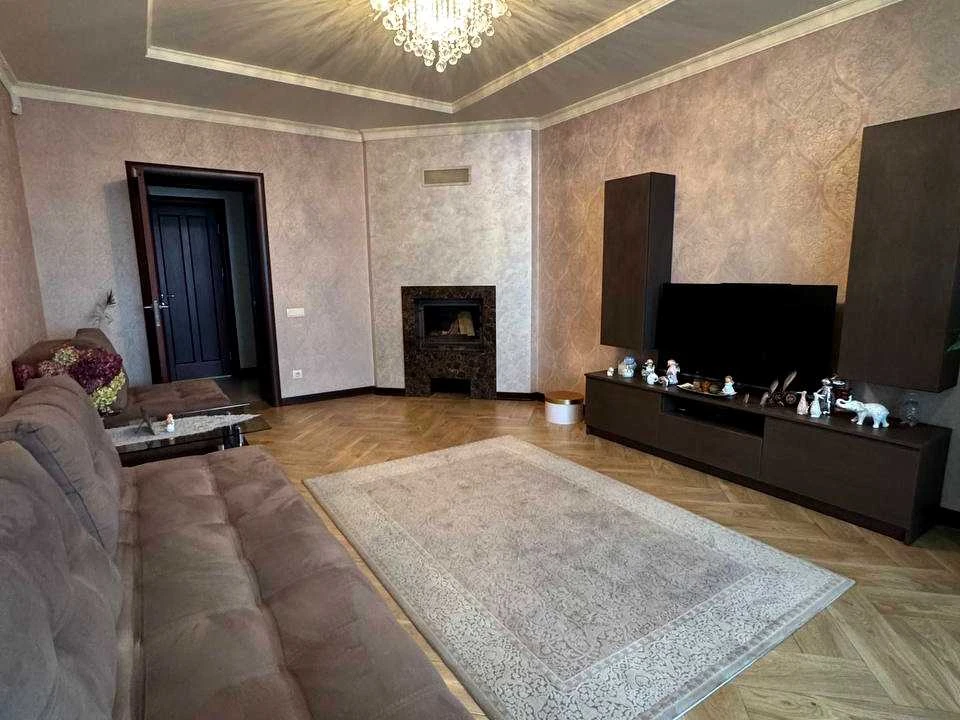 Apartment. Pustomiti, Sadova st.