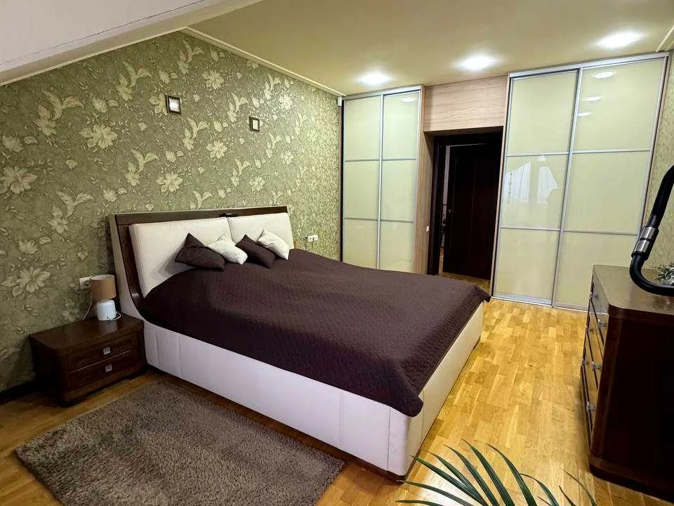 Apartment. Pustomiti, Sadova st.