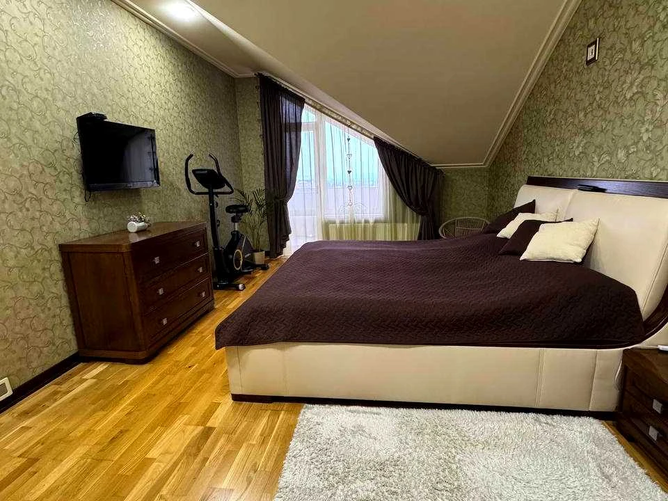 Apartment. Pustomiti, Sadova st.