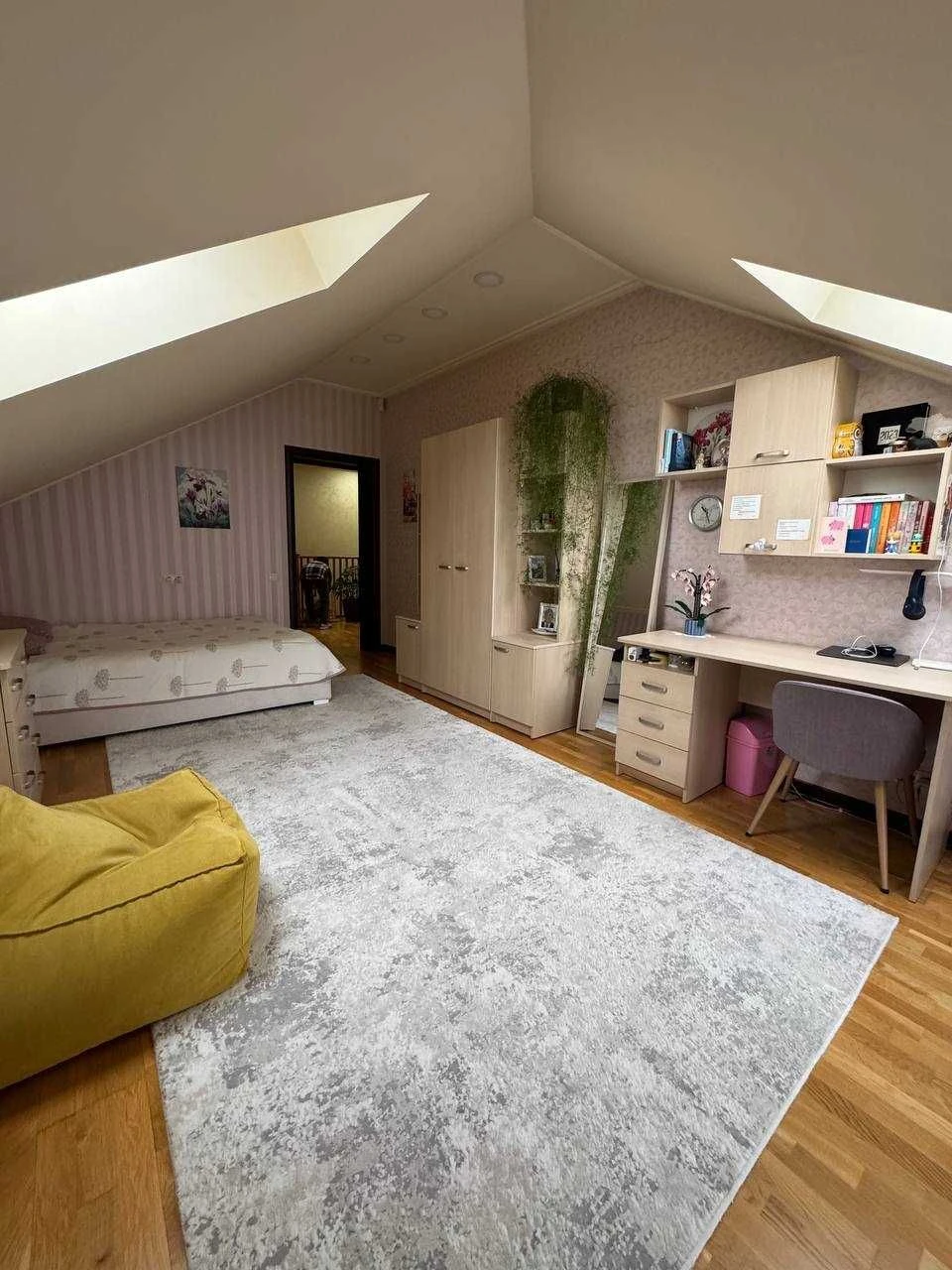 Apartment for sale, renovated, $920 per square meter