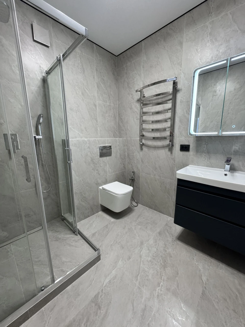 Apartment for sale, 10 minutes to Victoria Gardens, city of Pustomyt