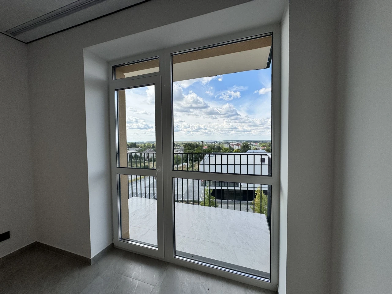 Apartment for sale, 10 minutes to Victoria Gardens, city of Pustomyt