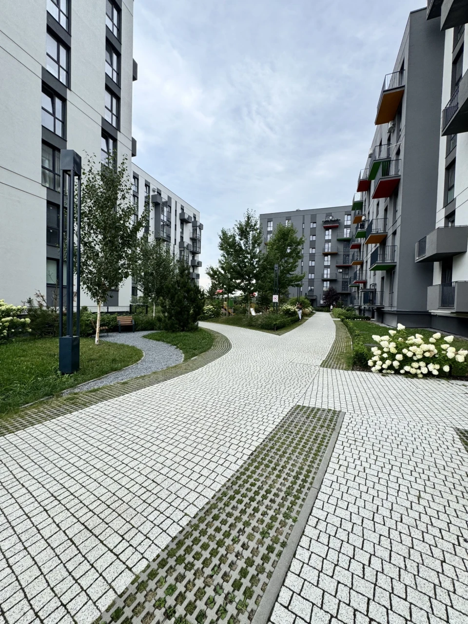 Apartment for sale, 10 minutes to Victoria Gardens, city of Pustomyt
