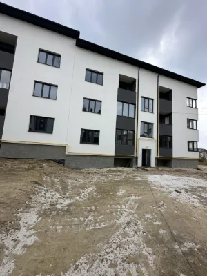 Продаж 1-кімнатної квартири 80 м.кв., вул. Відродження/Пусто