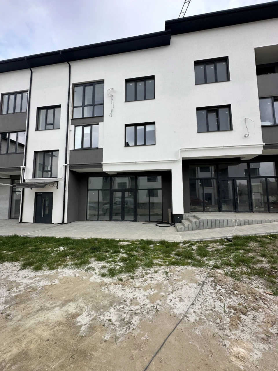 Продаж 2-кімнатної квартири 96 м.кв., вул. Відродження/Пусто