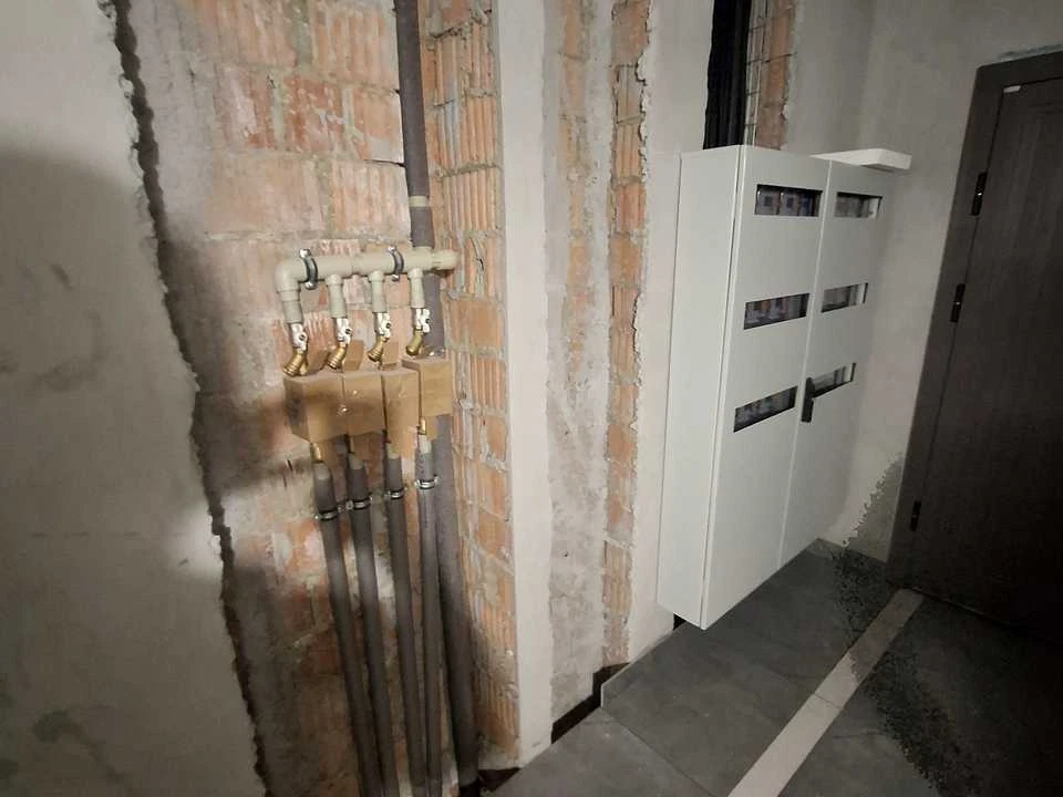Apartment. Pustomity, Sports Avenue, (Building)