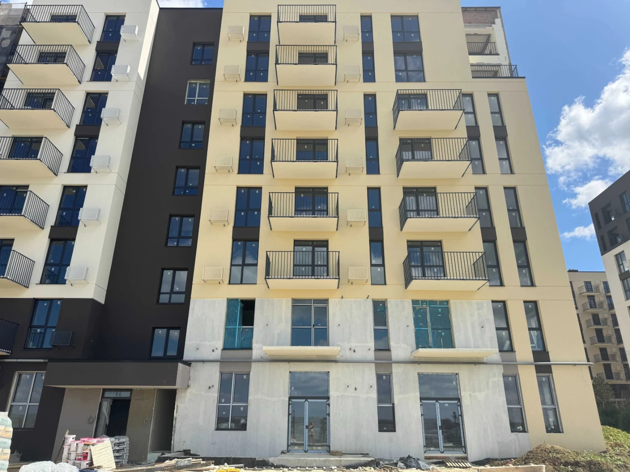 Продаж 2-кімнатній квартири (9 км від Львова)