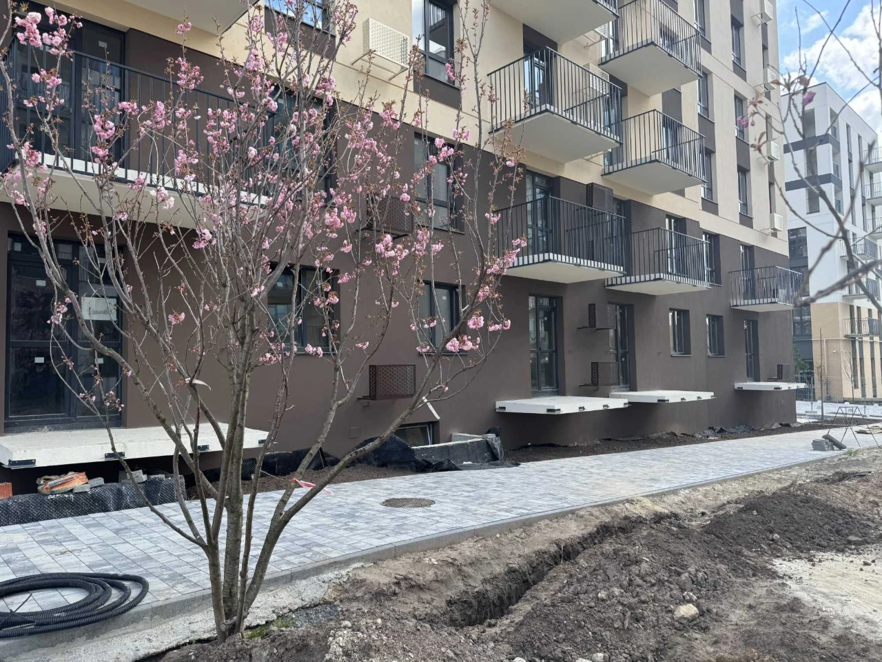 Зручне розташування! 1-кімнатна квартира 37м² в Пустомитах (біл