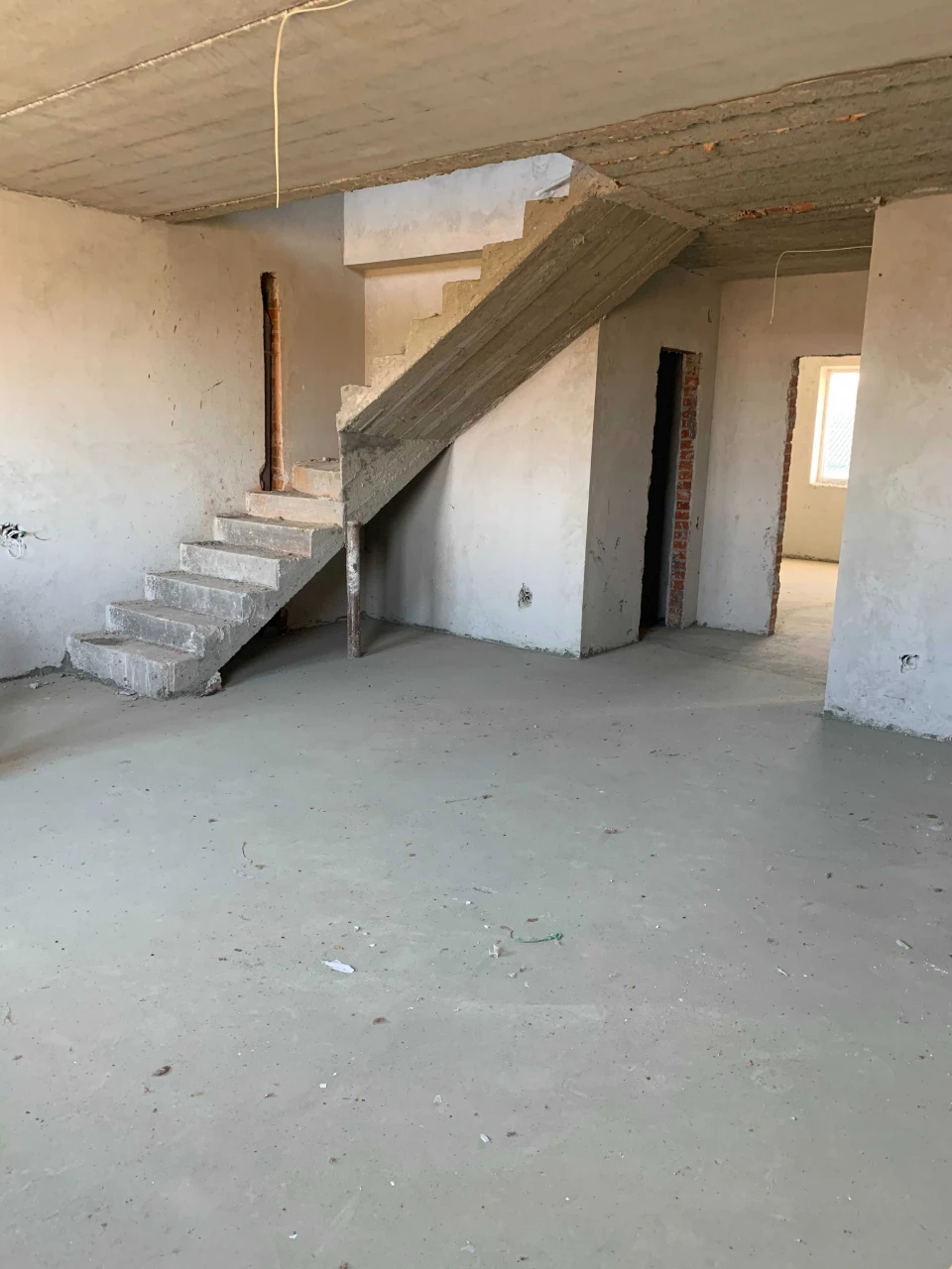 750 $ per square meter. No commission.