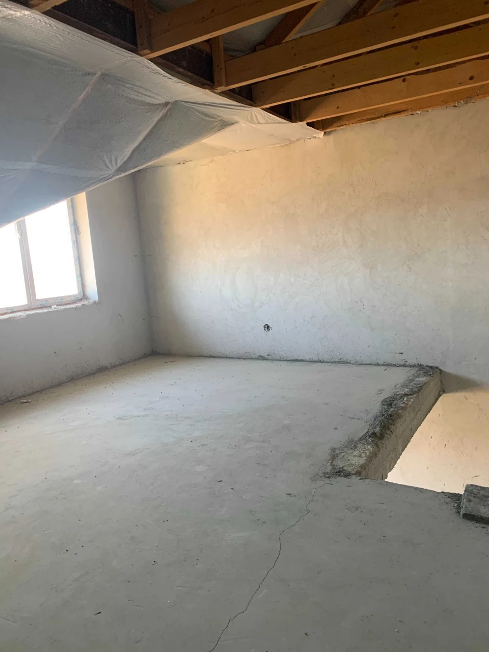 750 $ per square meter. No commission.