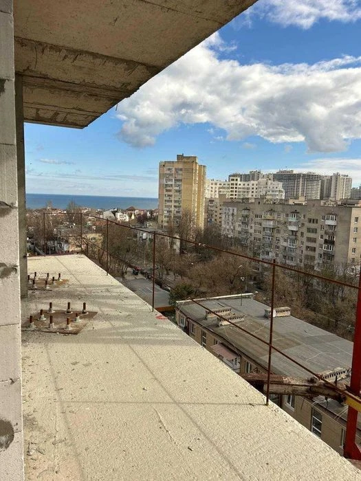 1 Комм. на 7 ст. Фонтана ЖК Кимолос на ул. Посмитного / Педаг