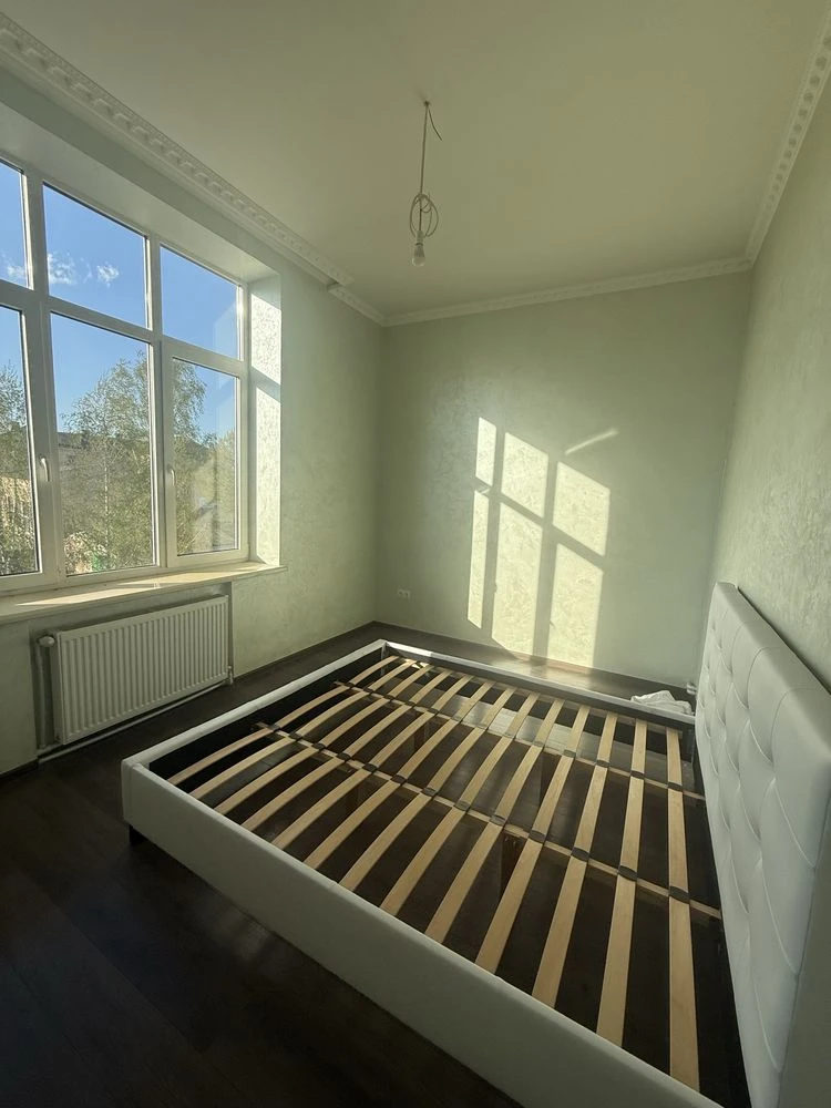 Продаж ексклюзивної 3-кімнатної квартири в центрі Самбора